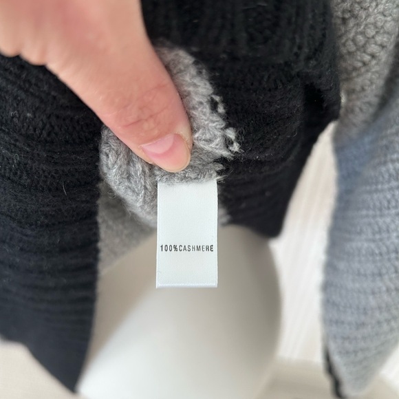 St. John Sport 100% Cashmere Asymmetrical Sweater Gray/Black Women’s Sz Small - Picture 7 of 8